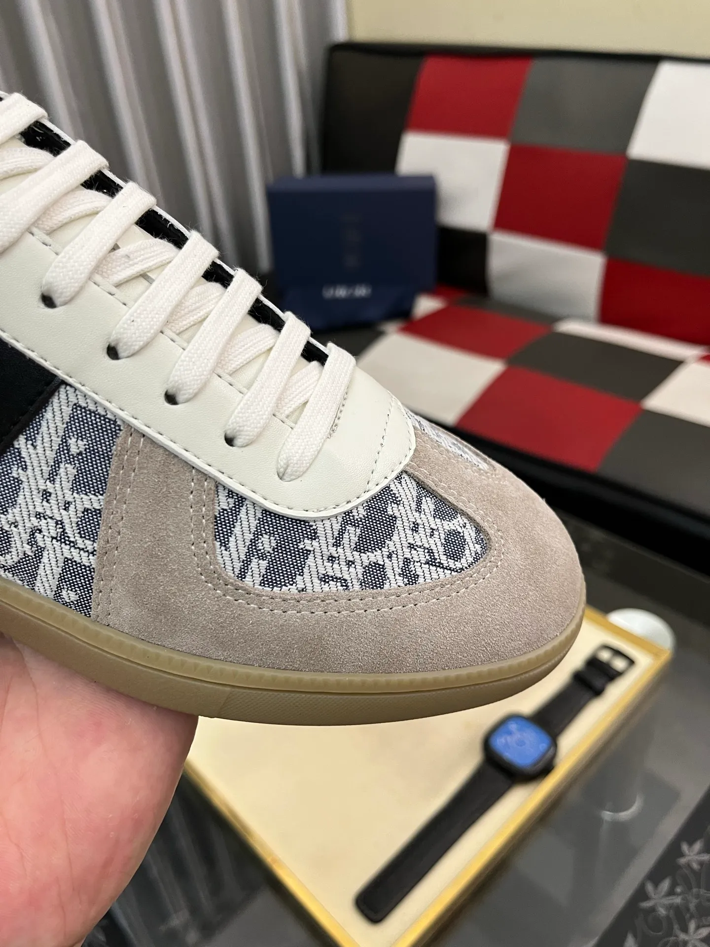 Men's shoes 💰380⌚️⌚️ 【Dior*DIAO】original quality.~ Unique modern style sneakers. 🏃A must-have casual shoe for trendy men😍😍 Original brand imported from Italy, imported original leather, sheep lining (refuses to discolor and grind feet) Sole: Original sole provided by the original factory, French lazy style design ⚠️Fit to the feet, original quality, super comfortable original sole. Code number: 38-445️⃣Colors available